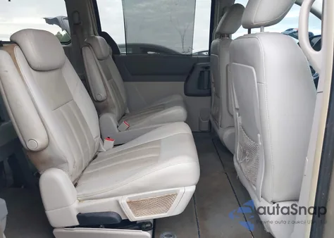 2009 Chrysler Town & Country Touring from USA, damaged, VIN 2A8HR54149R679016